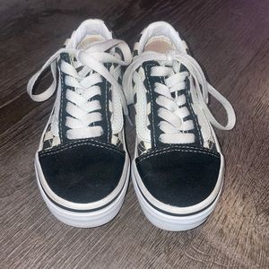 Gently used checkered toddler vans size 10.5